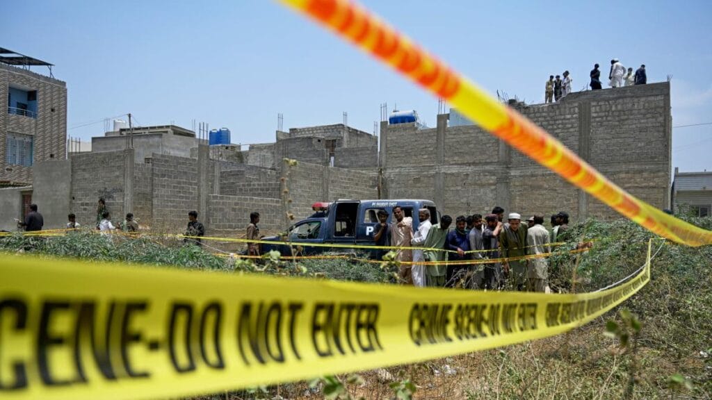 India acusa a Pakistán de violar el alto el fuego e informa de represalias