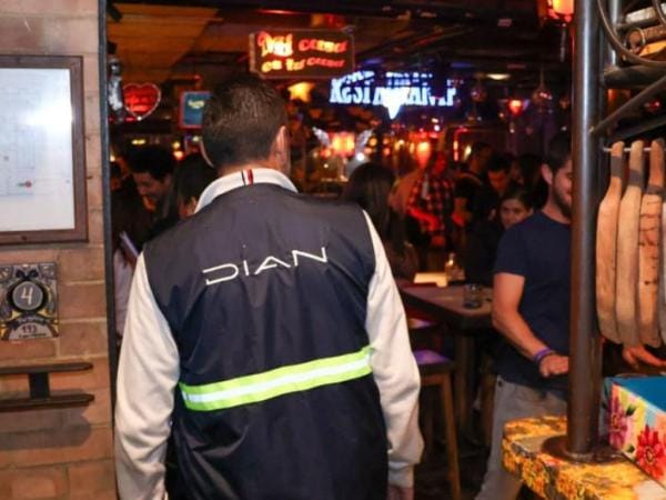 La Dian va por casi 20.000 morosos: así los hará cumplir con las obligaciones tributarias | Impuestos | Economía