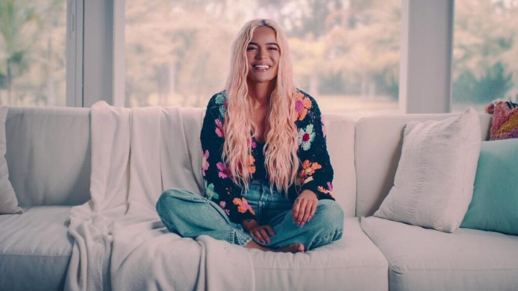 La directora Cristina Costantini revela detalles de la grabación de Mañana fue muy bonito, documental sobre Karol G