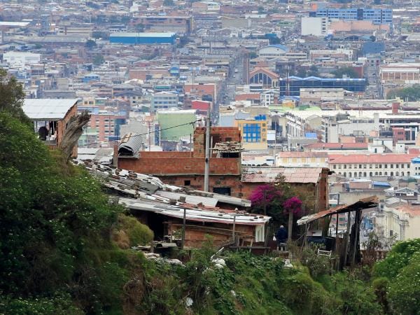 Pobreza multidimensional crece en Bogotá por crisis en salud y golpea más a mujeres jefas de hogar | Regiones | Economía