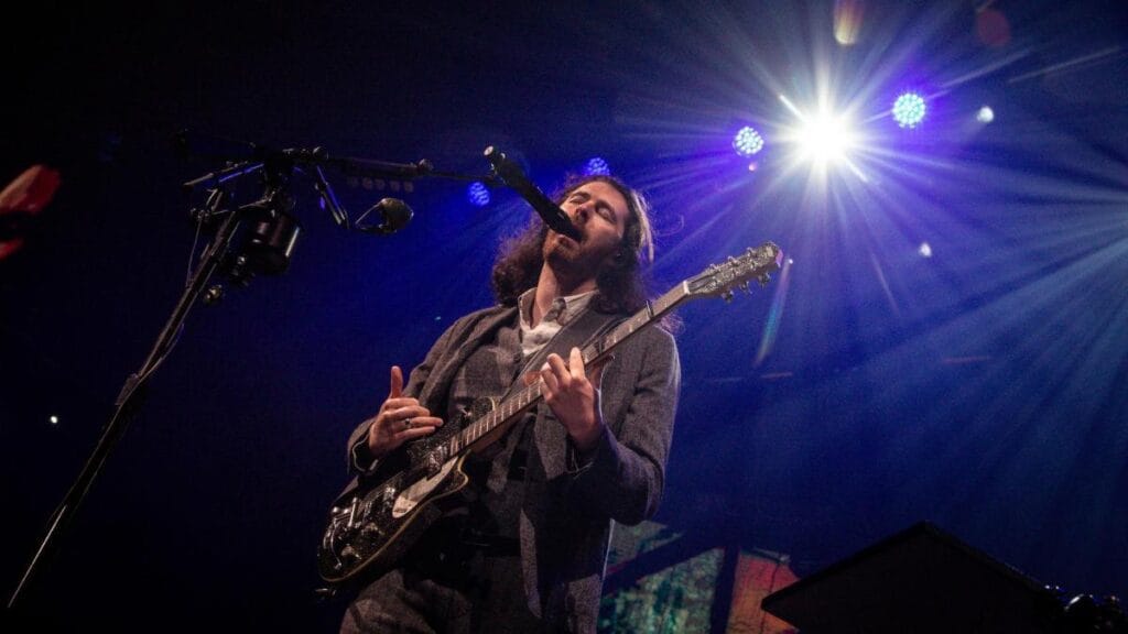 el cantante envolvió el Movistar Arena con la fantasía y el poder de sus canciones