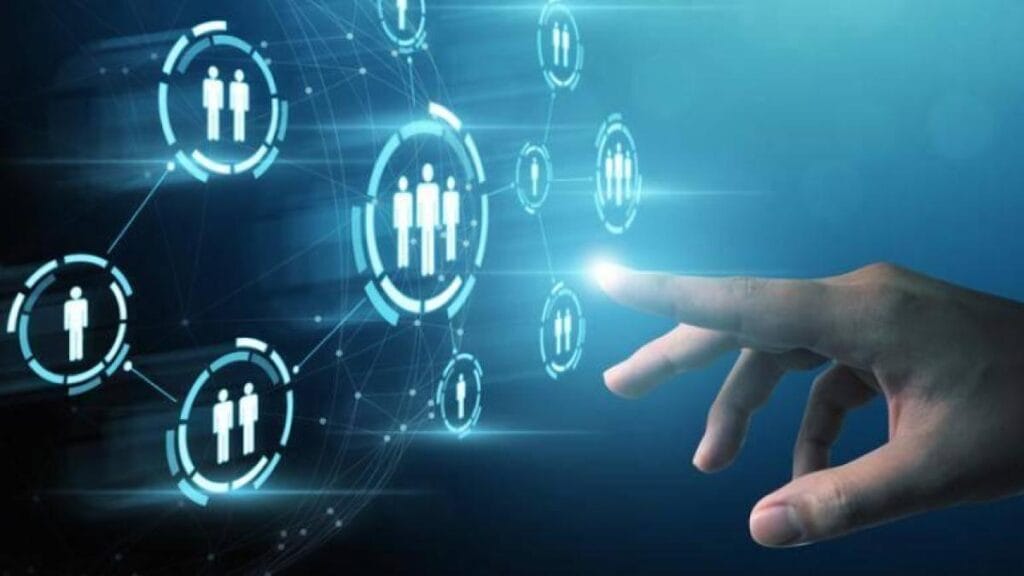 modelo que articula tecnología, estrategia e inteligencia artificial con empatía para uso de empresas