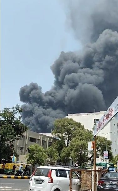 Al menos 260 muertos y un superviviente tras estrellarse un avión al oeste de la India