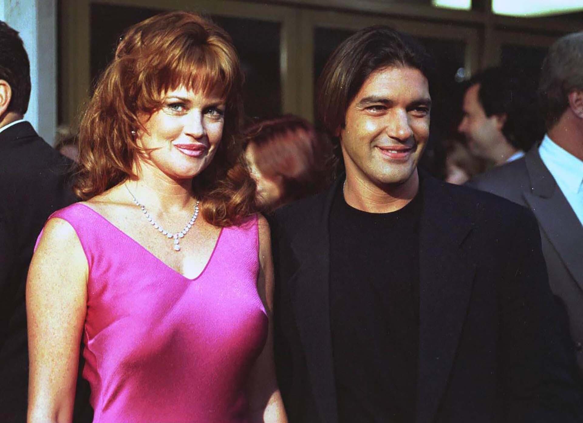 Antonio Banderas conoció a la hija de su exesposa Melanie Griffith cuando tenía cinco años y se involucró en su crianza (Keith Butler/Shutterstock)