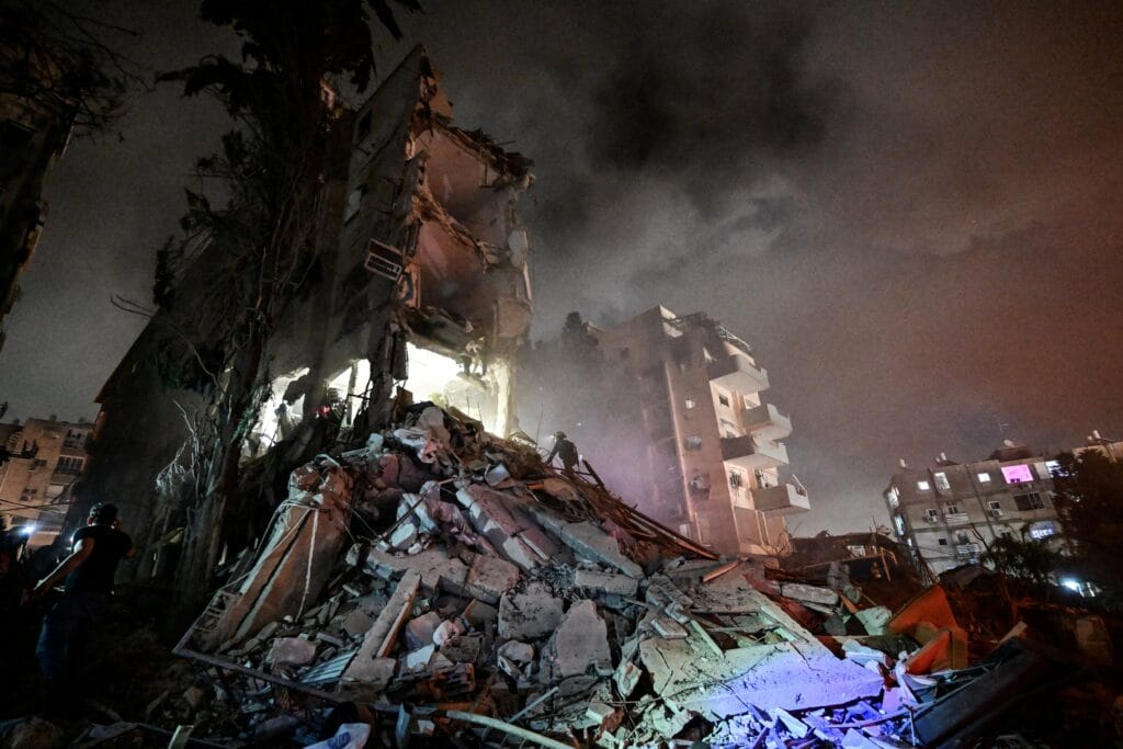 Cruce de misiles entre Israel e Irán en el tercer día de escalada del conflicto