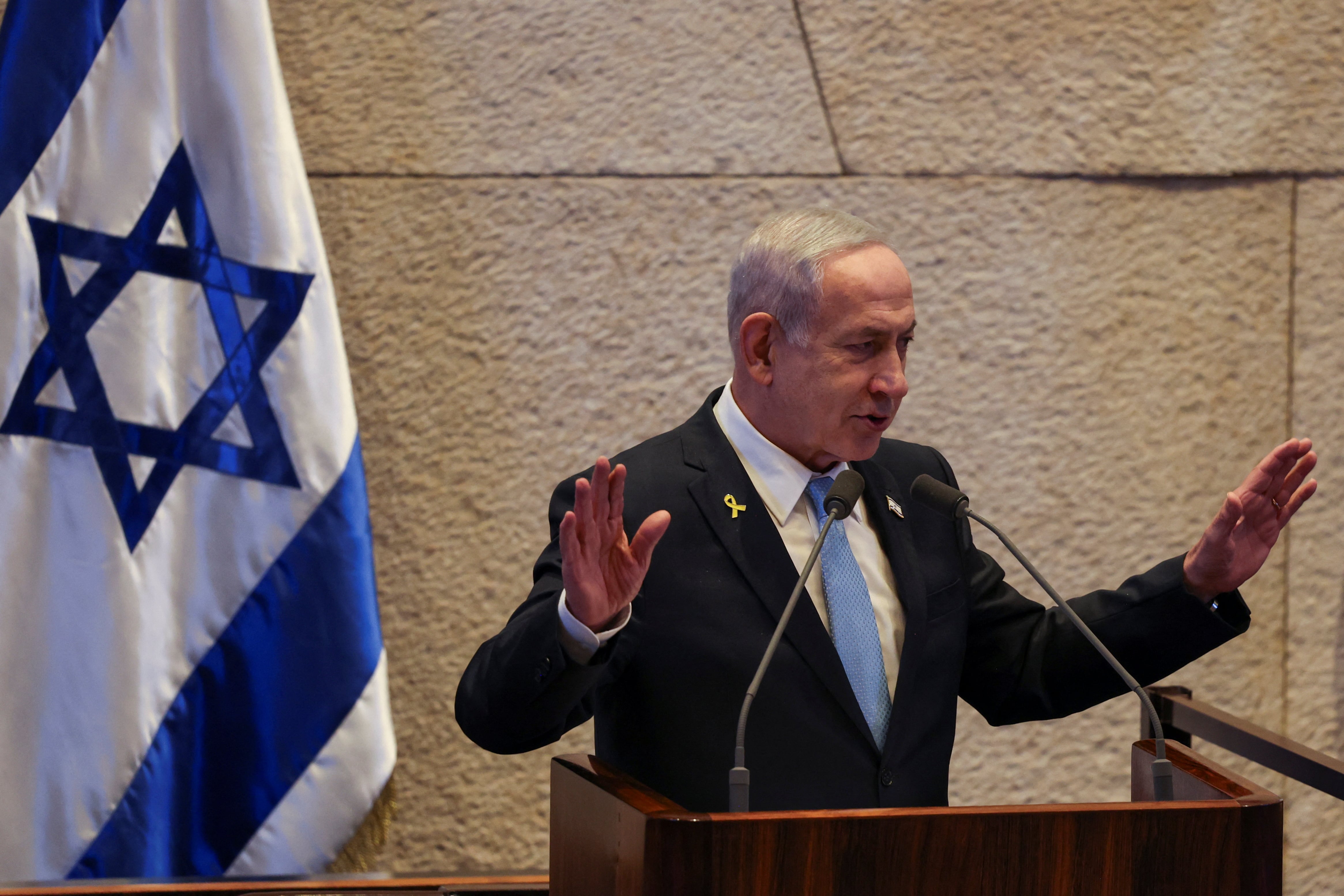 Benjamin Netanyahu: “Irán pagará un alto precio por matar a civiles, mujeres y niños” (REUTERS/Ronen Zvulun)