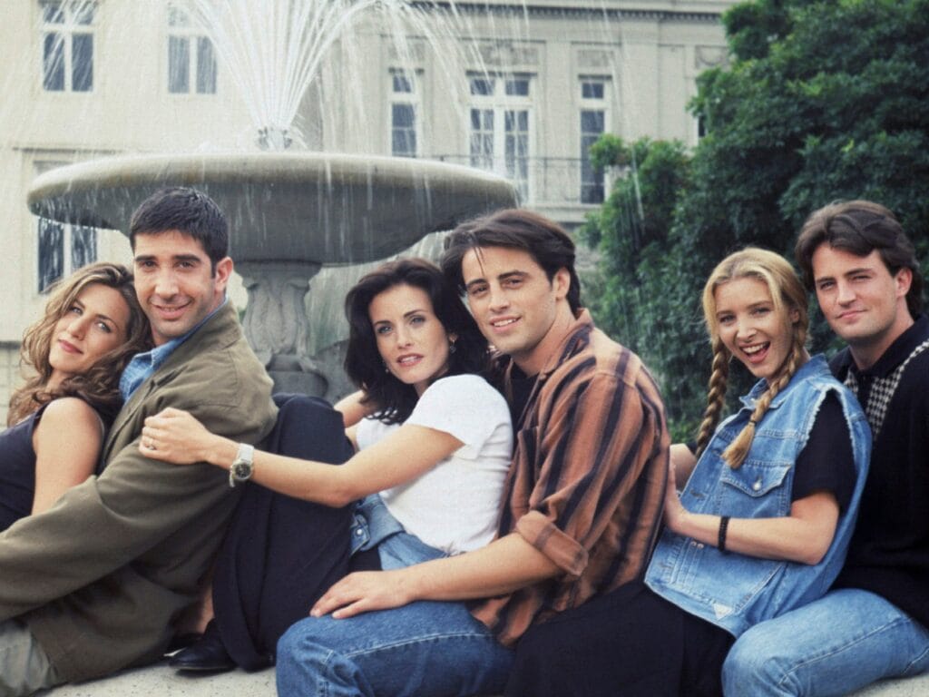 Jennifer Aniston (Rachel Green), David Schwimmer (Ross Geller), Courteney Cox (Monica Geller), Matt LeBlanc (Joey Tribbiani), Lisa Kudrow (Phoebe Buffay) y Matthew Perry (Chandler Bing), en una de las primeras fotos del reparto de 'Friends', el 15 de junio de 1994.