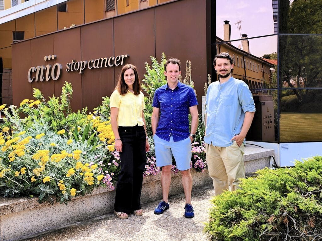 Desde la izquierda, Bárbara Hernando, Geoff Macintyre, y Joe Sneath Thompson, investigadores del Centro Nacional de Investigaciones Oncológicas y coautores del estudio.