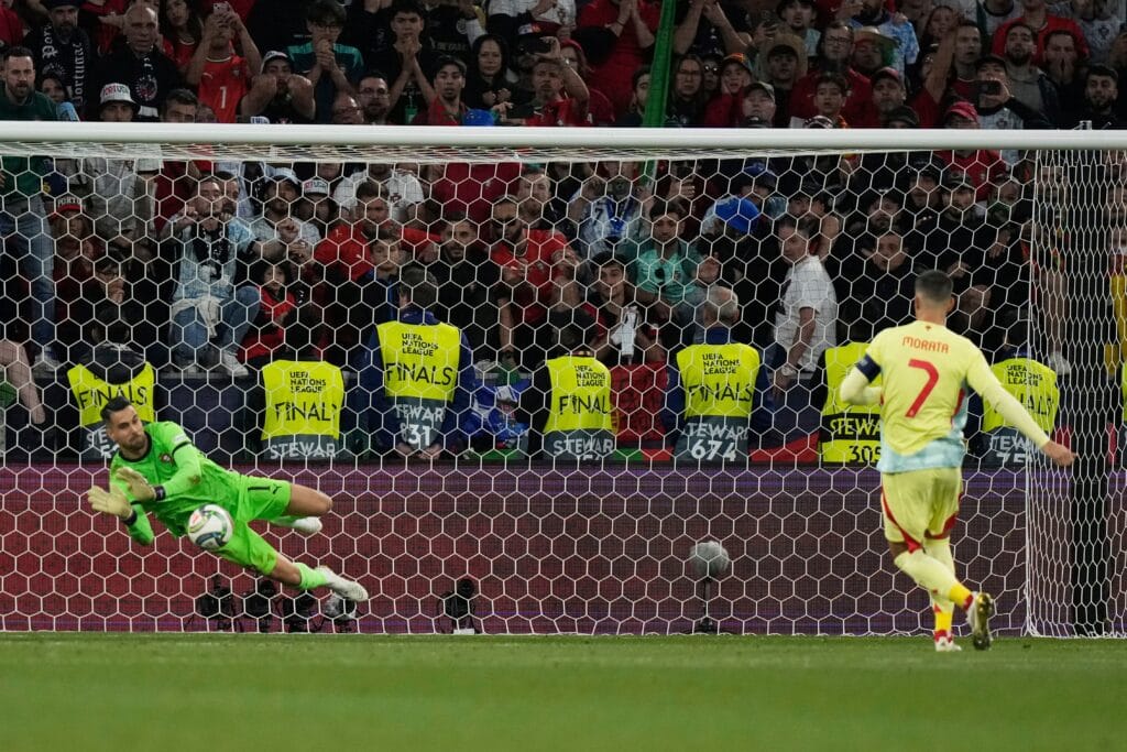 Detenido por amenazar de muerte a Álvaro Morata y su familia