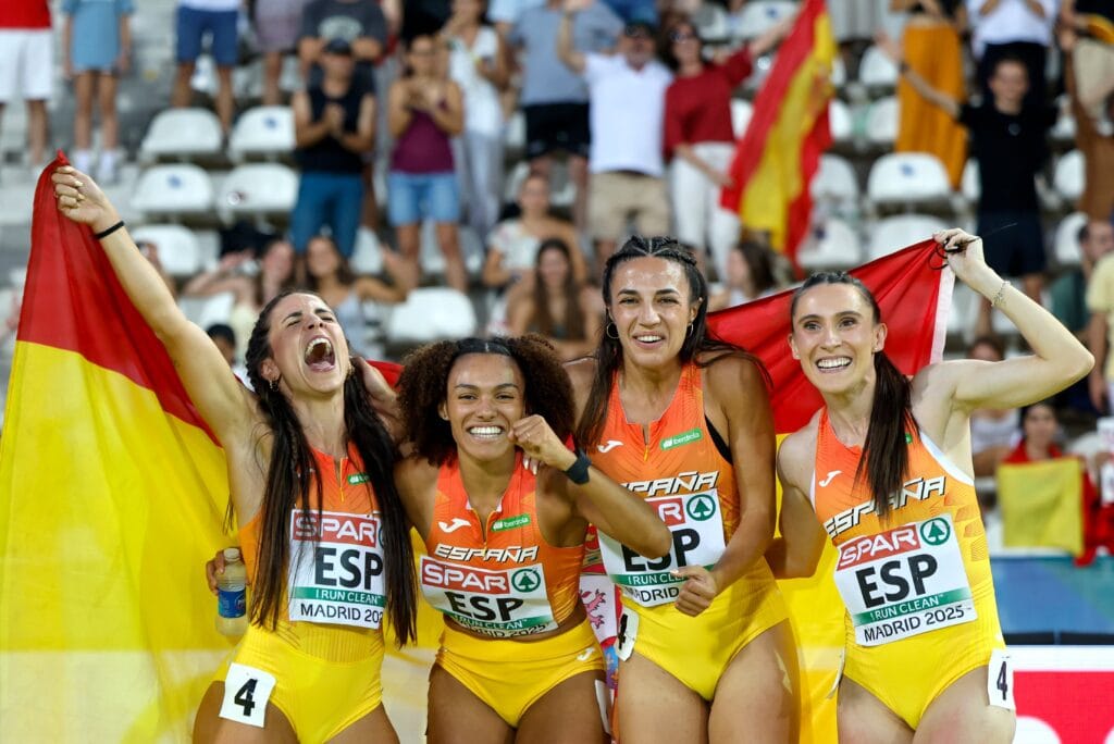 La explosión de los relevos salva una dura tarde para España en los Europeos por selecciones