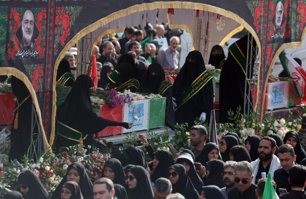 Irán emerge de la guerra debilitado pero sin que se atisbe un cambio de régimen