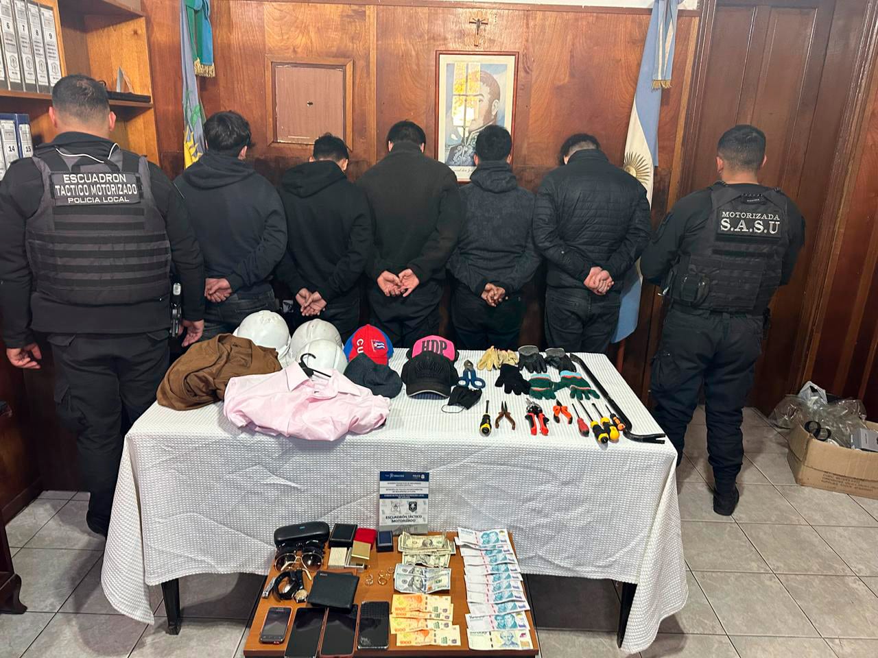 Los cinco ciudadanos chilenos que fueron detenidos en La Plata