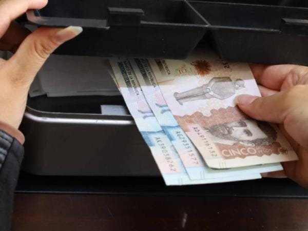 ¿Cuál es el sueldo ideal para vivir en Medellín sin estrés a fin de mes, según la IA? | Economía