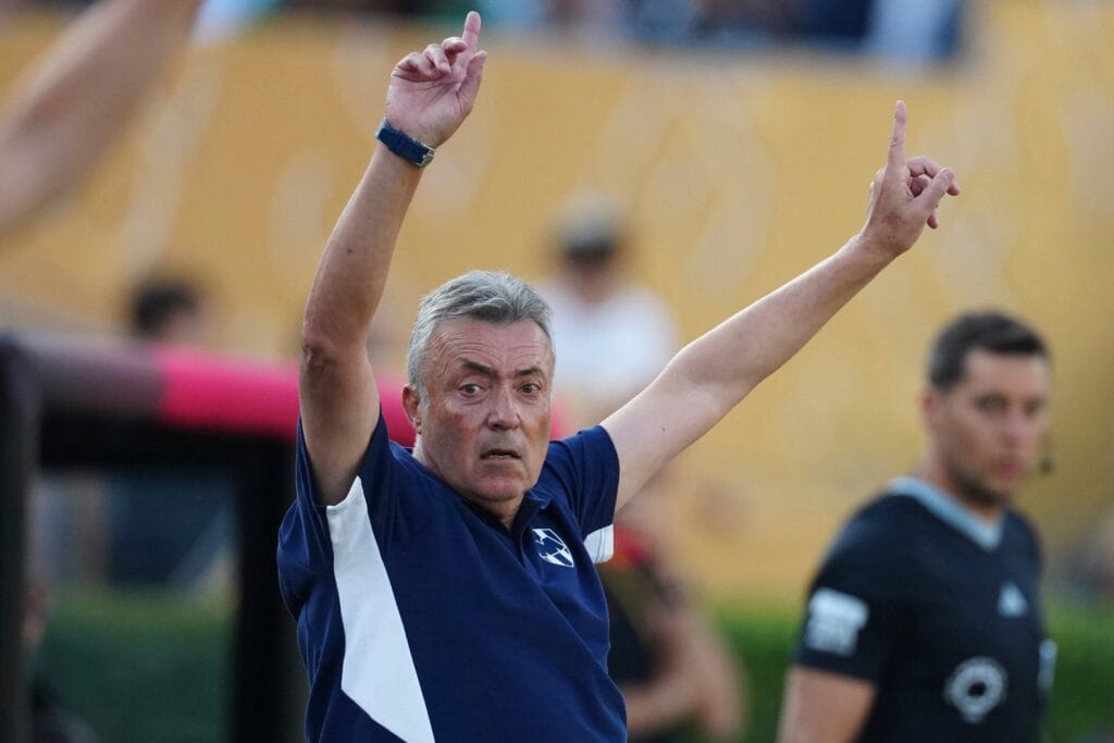 Domènec Torrent, el técnico catalán del Monterrey: “El que no defienda le cambio en el minuto 15″