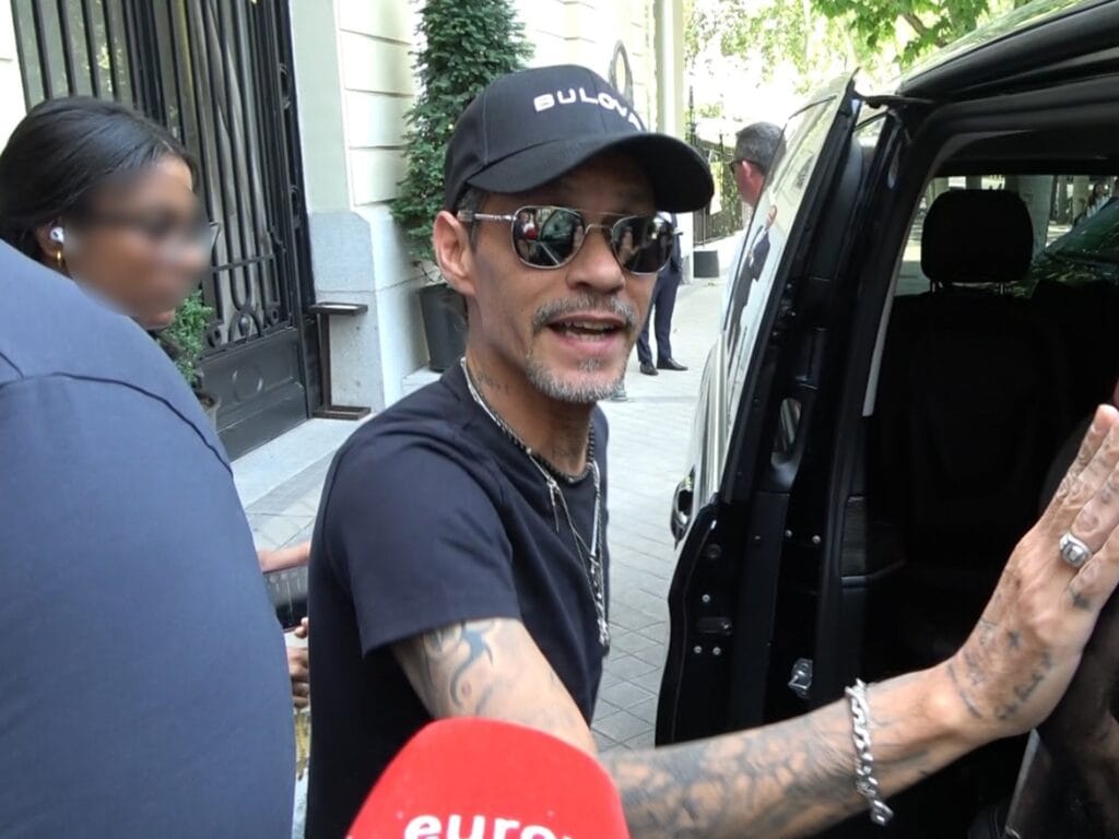 Marc Anthony triunfa en su gira española con Nadia Ferreira y su hijo en medio de rumores de distanciamiento con Maluma