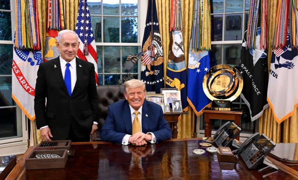 Netanyahu, de vuelta en la Casa Blanca, considera “una buena oferta” el plan de alto el fuego de Trump