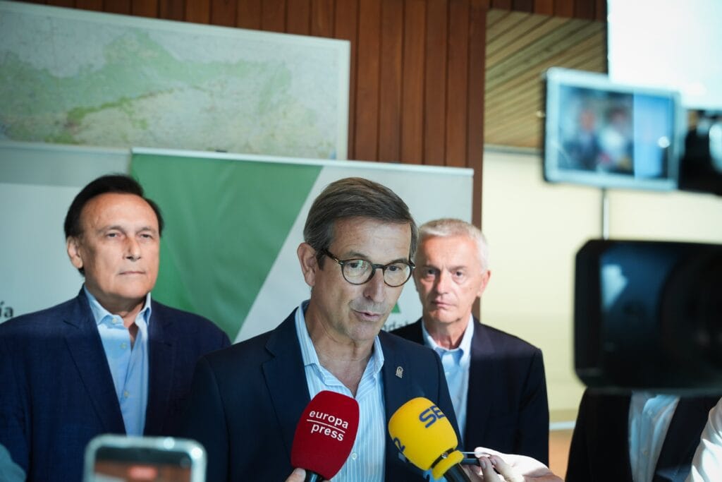 El PSOE denuncia ante la Oficina Antifraude al consejero andaluz de Industria por “omitir” datos en su declaración de bienes