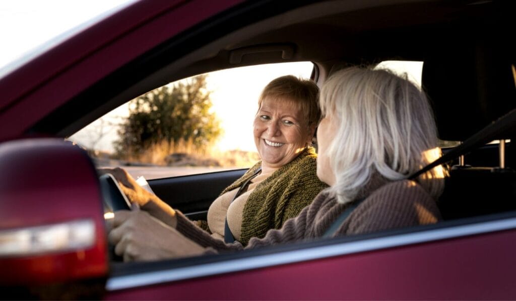 Para realizar el trámite, se requiere estar inscrito en el Registro Único Nacional de Tránsito (RUNT), no tener multas de tránsito vigentes