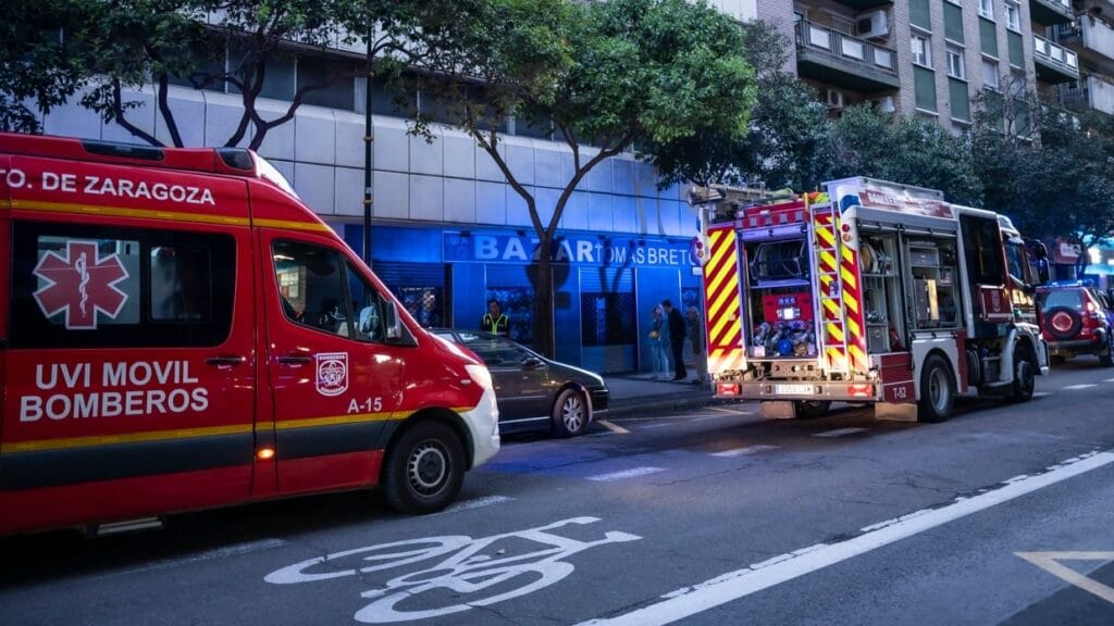 Muere el niño de cinco años herido en un incendio cuando estaba solo de madrugada en un piso en Zaragoza