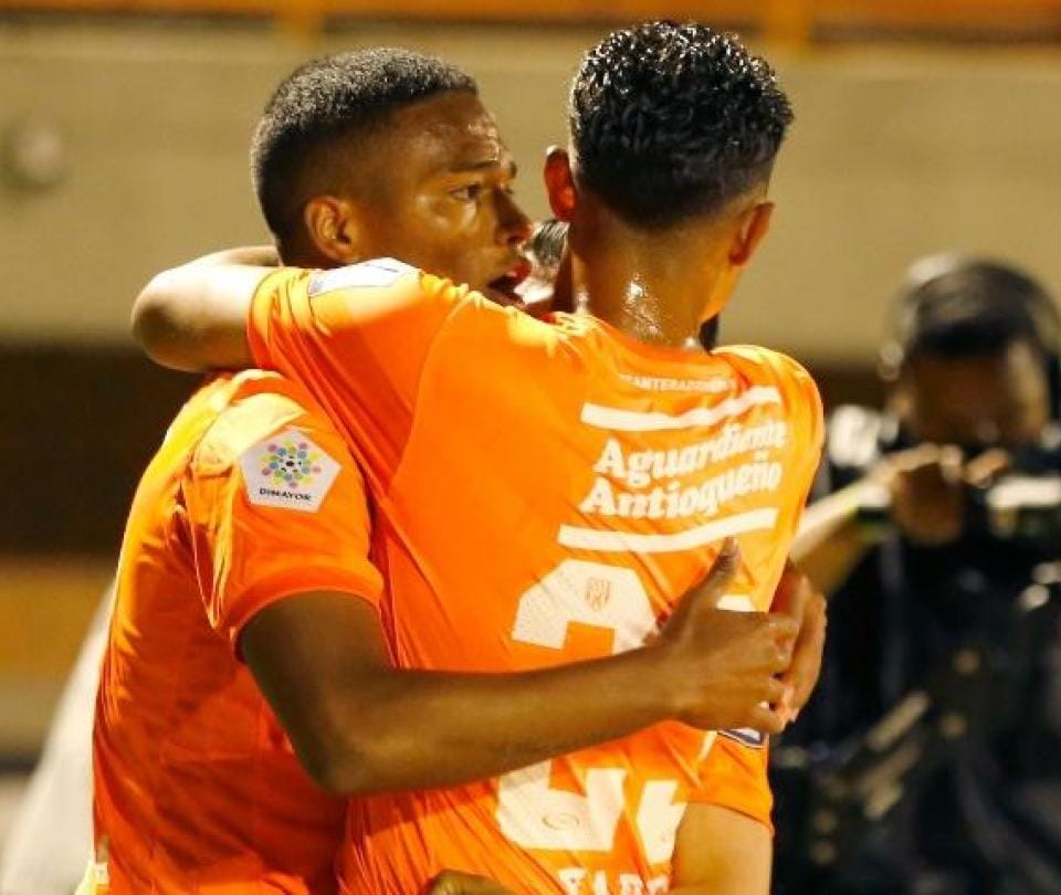 Regalo de América y gran definición de Guzmán: Envigado pegó primero