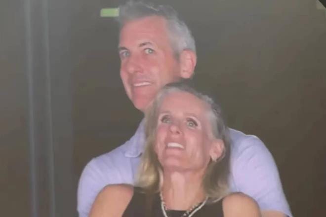 Una escena de 'Los Simpson' abre un debate: ¿predijeron la escena más viral del concierto de Coldplay?