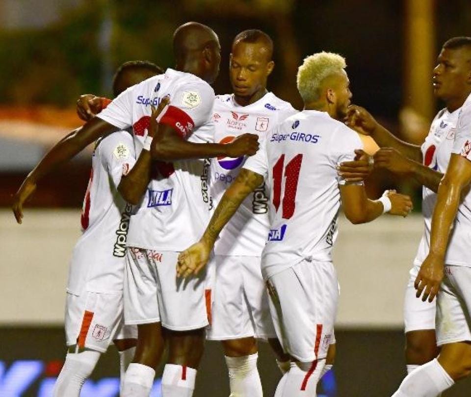 ¡Con polémica! Adrián Ramos, de penal, le dio el empate al América