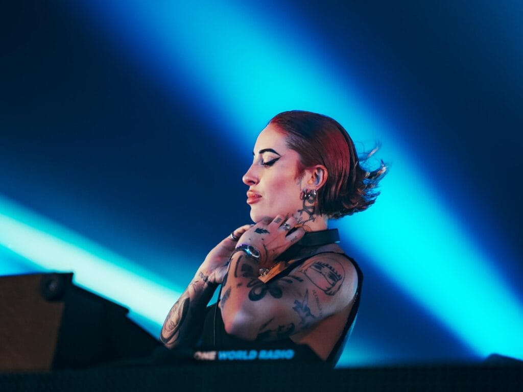 Indira Paganotto es la DJ del momento y está haciendo historia: “Hay mucha gente flipando, pero es lo que tiene ser una mujer fuerte en este país”