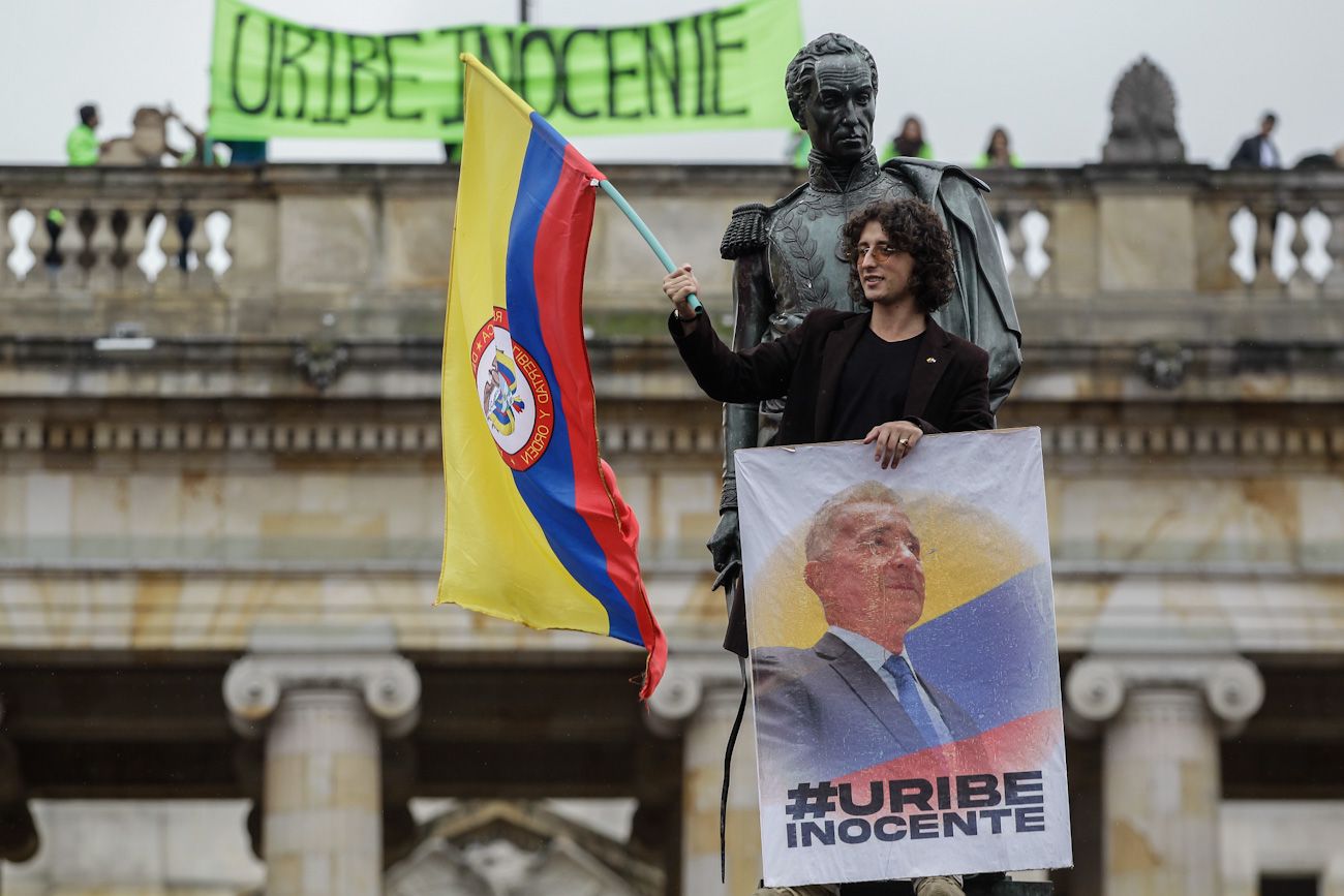 Marchas en apoyo a Álvaro Uribe en Bogotá.