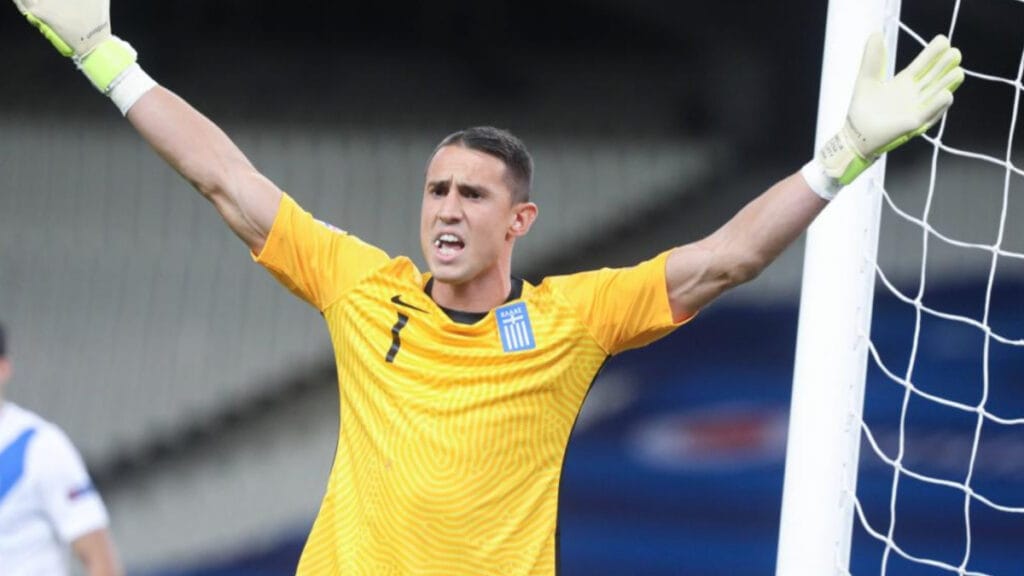 Vlachodimos ultima su llegada al Sevilla