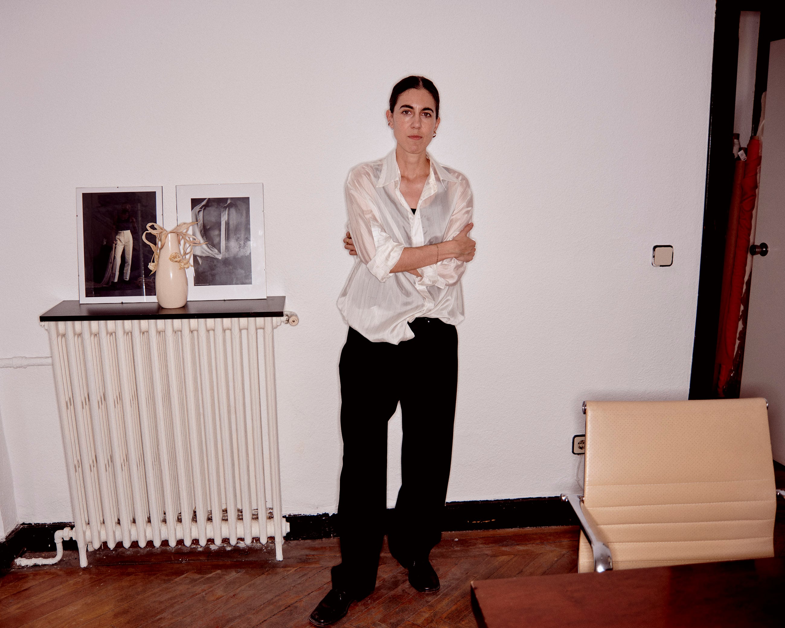 Carlota Barrera viste prendas de su propia marca.