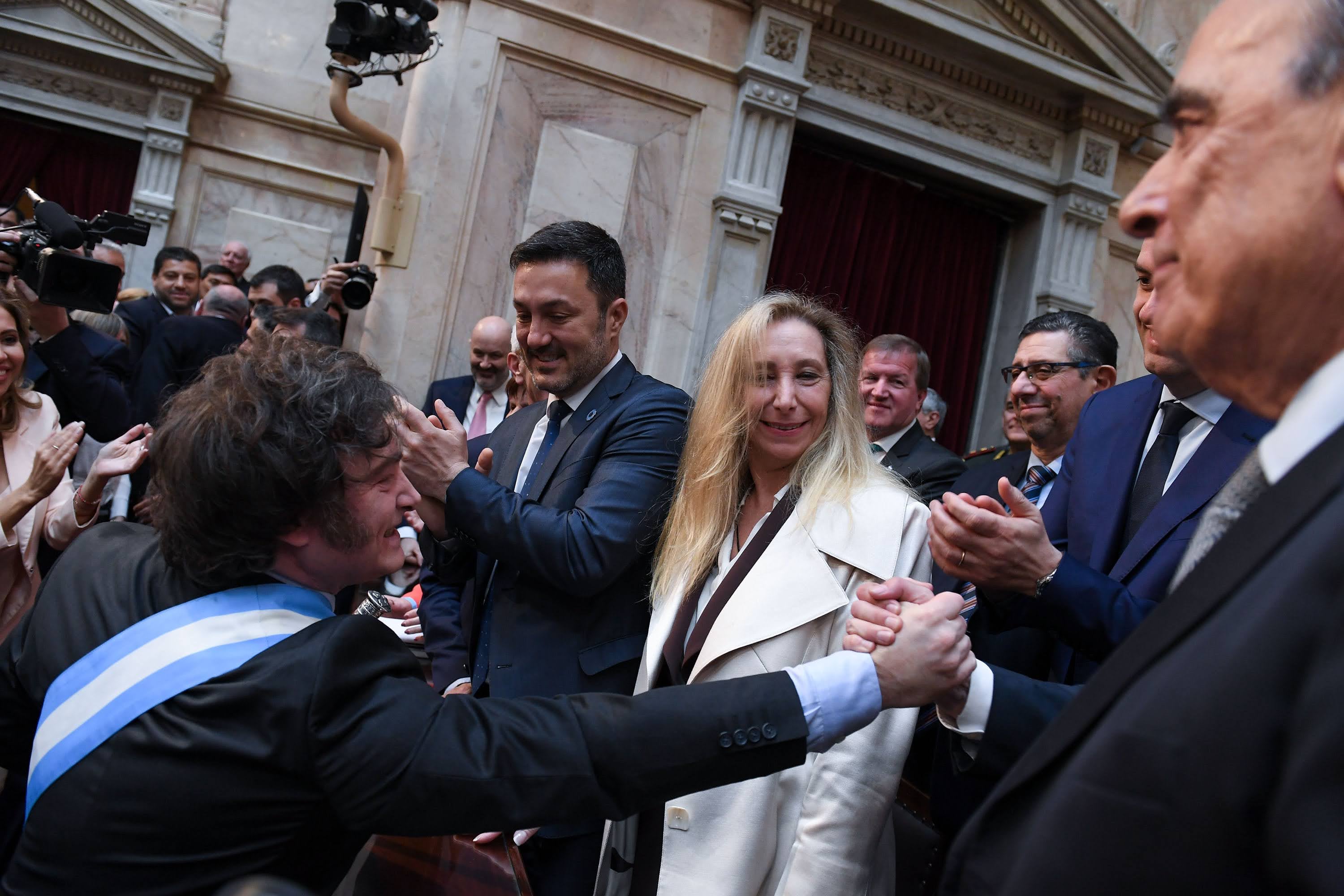 El presidente Javier Milei, junto a su hermana Karina y el ministro Luis Petri en el Congreso (Foto: Charly Diaz Azcue / Comunicación Senado)