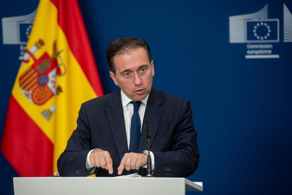 Albares pide a la UE incrementar la presión sobre Israel para que "levante el bloqueo" en Gaza y acepte los dos Estados