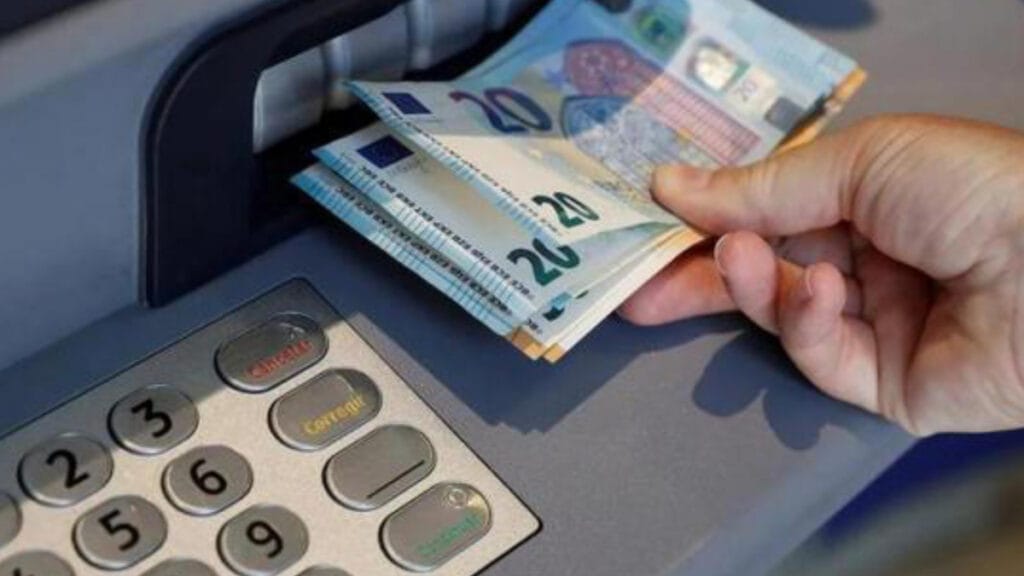 Hacienda confirma los cambios con el efectivo: formulario desde esta cantidad