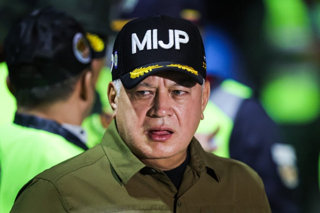 Cabello advierte a María Corina Machado: “Si nos aprietan, nosotros la apretamos a ella”