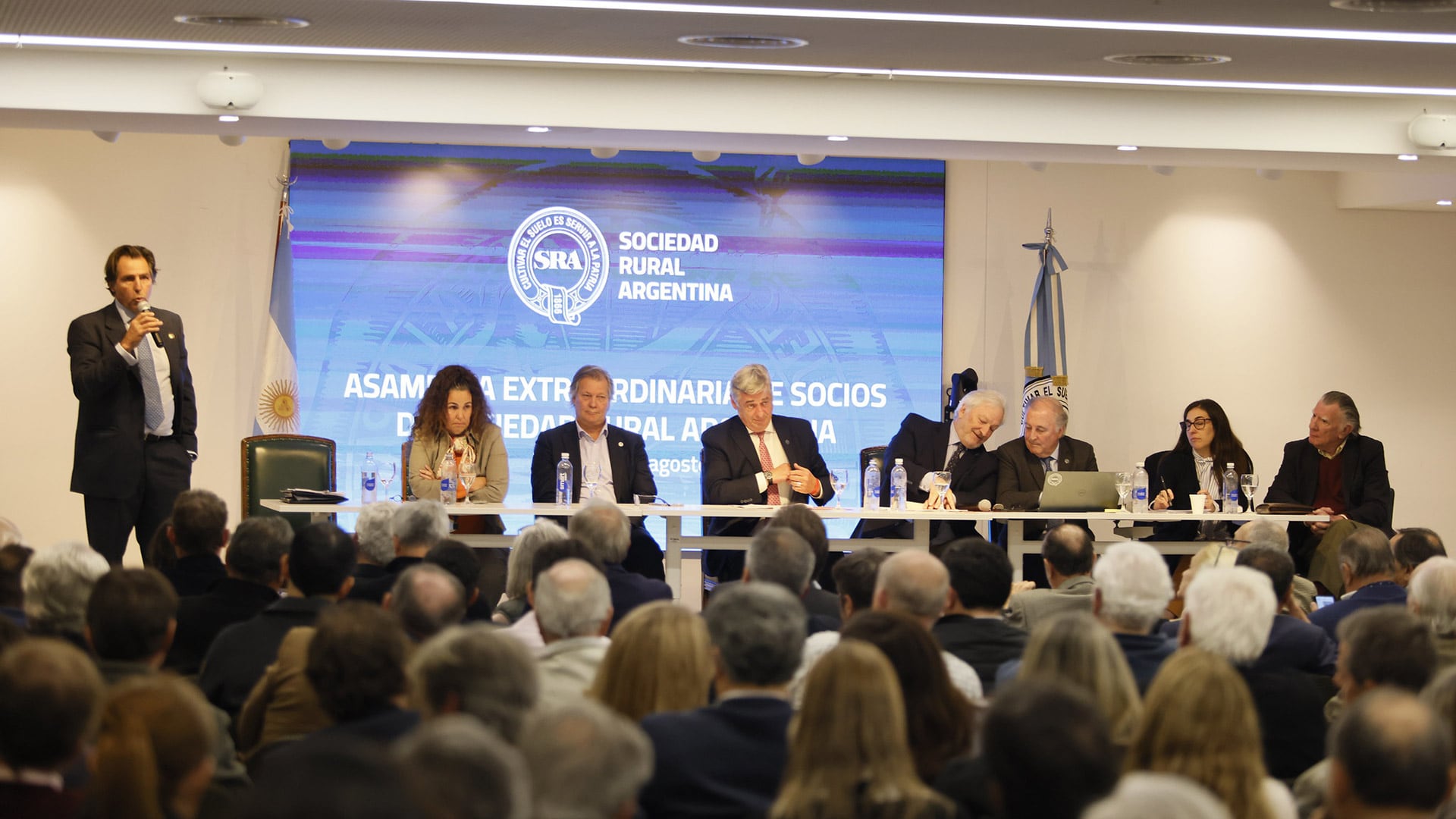 La asamblea de la semana pasada en la que Pino intentó, sin éxito, cambiar el estatuto