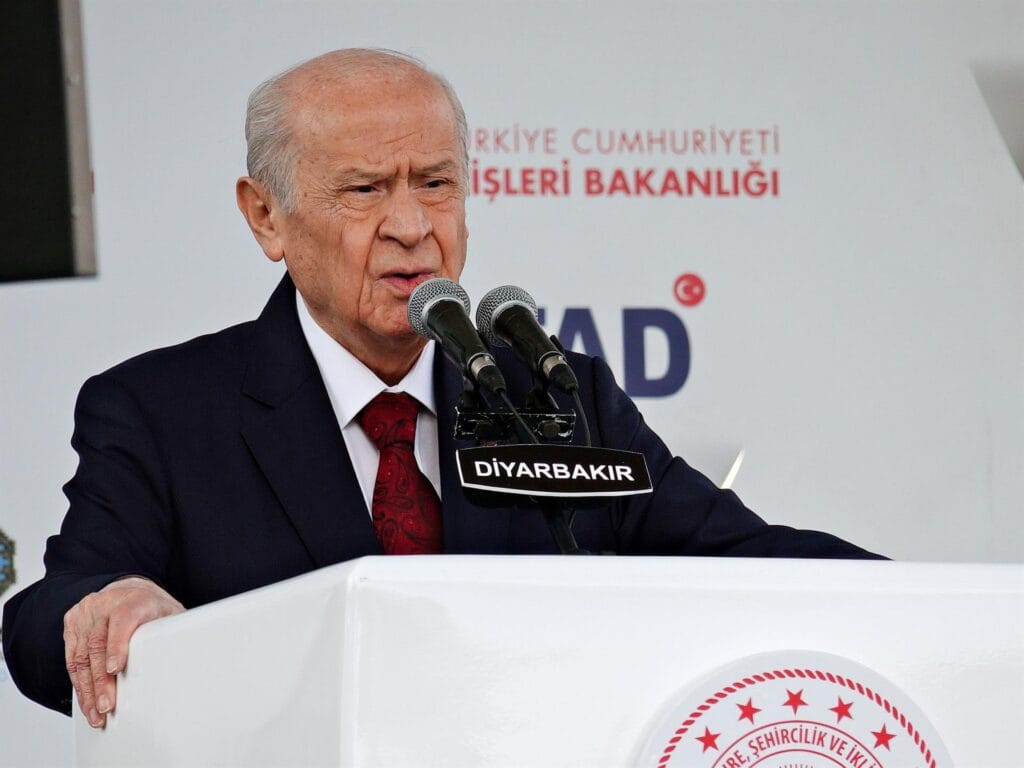 Aliado de Erdogan pide al líder del PKK que extienda su petición de disolución a las "ramas" en Siria y Europa