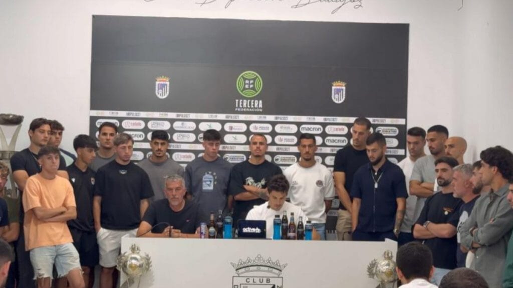 El Badajoz responde a la FIFA: "Que nos den un número de cuenta y pagamos lo que tengamos que pagar"