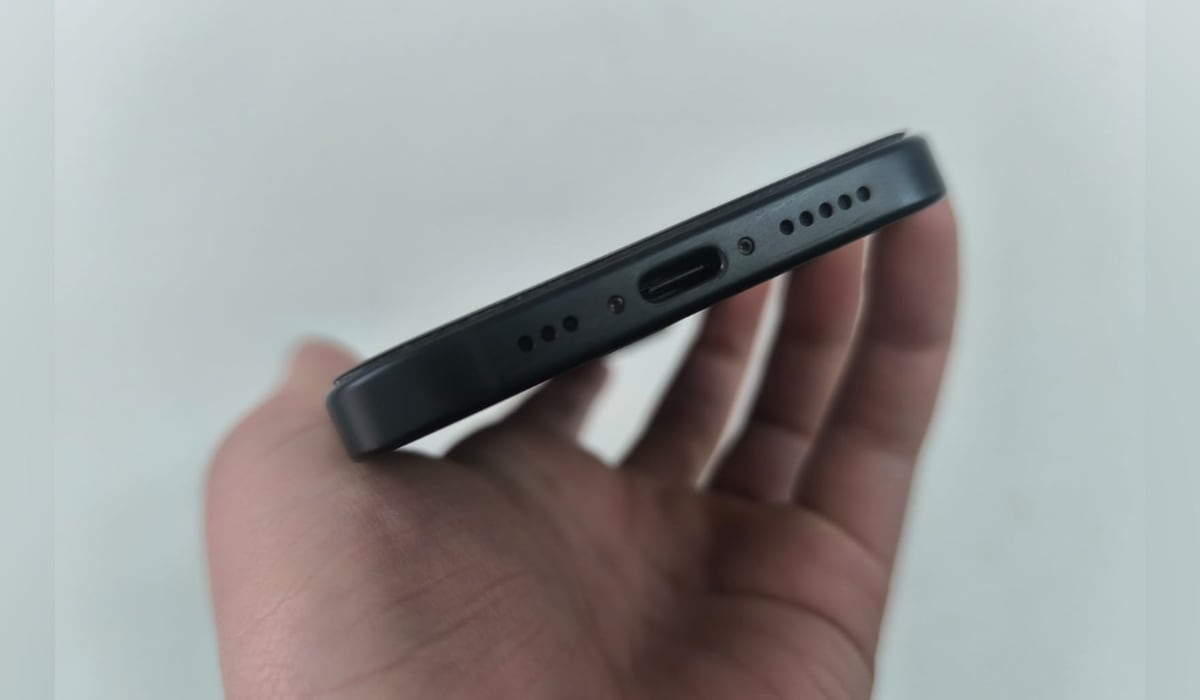 En el iPhone, este componente está ubicado en diferentes partes del dispositivo. (Infobae)