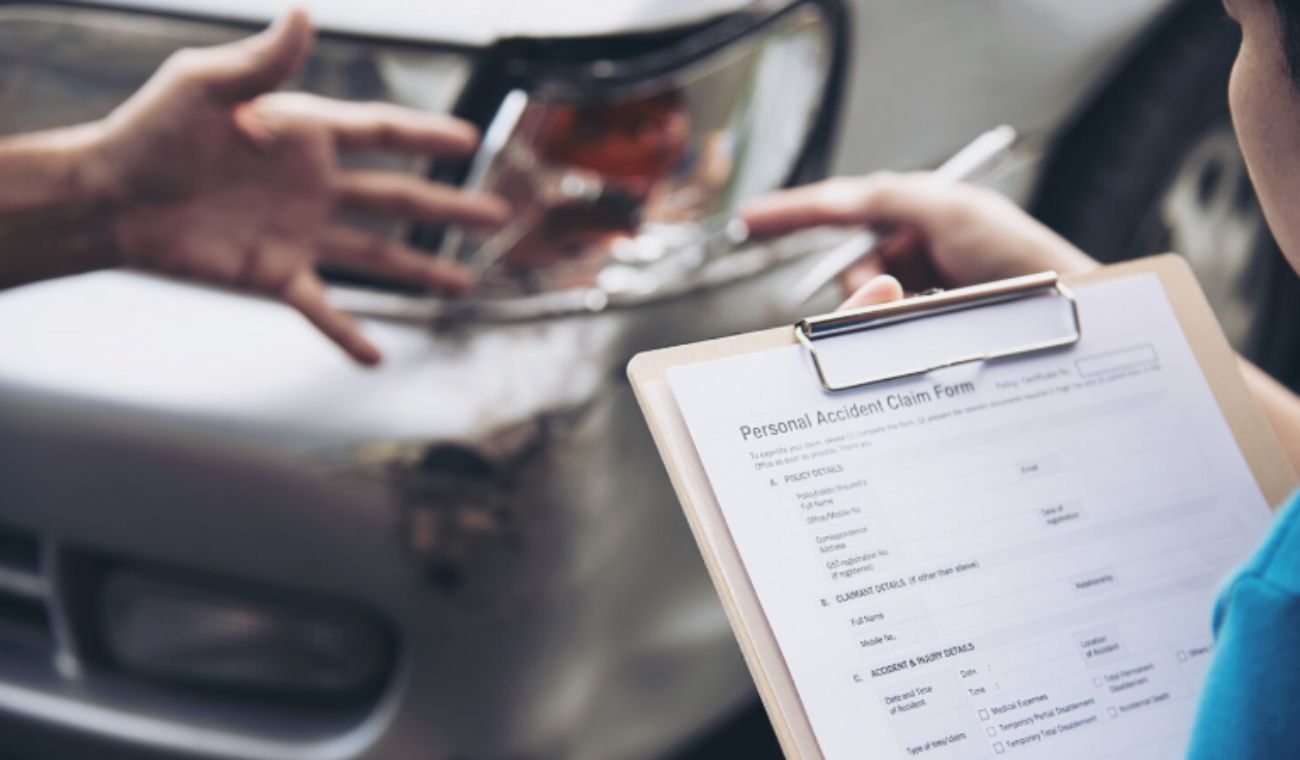 Asimismo, no hay sanción si el conductor utiliza sistemas de manos libres que le permitan manejar el celular sin manipularlo directamente