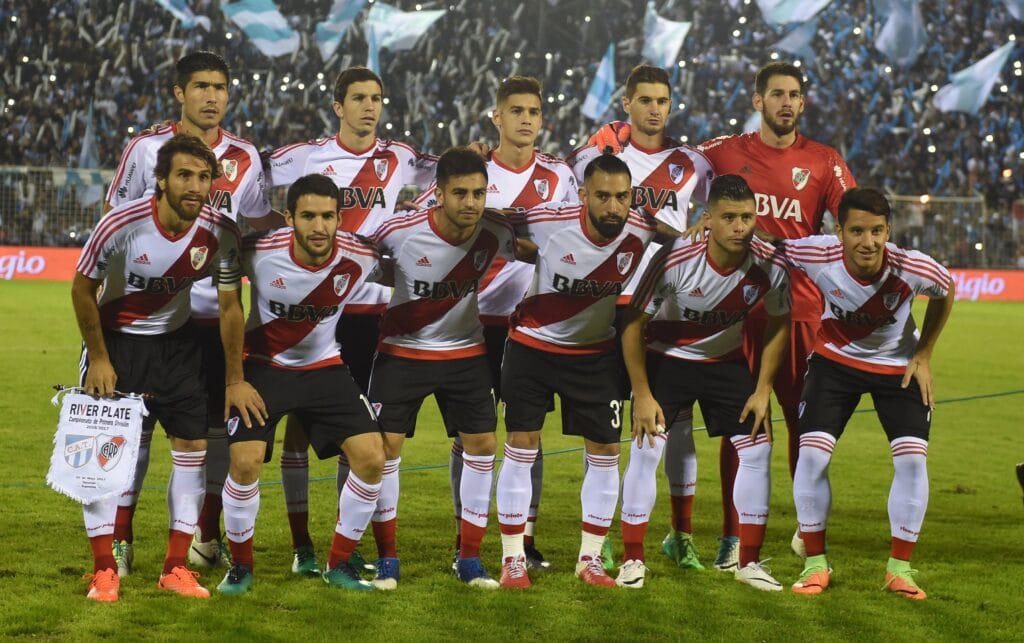 Con un equipo alternativo pensando en la Libertadores, River Plate buscará recuperar la cima ante Atlético Tucumán: hora, TV y formaciones