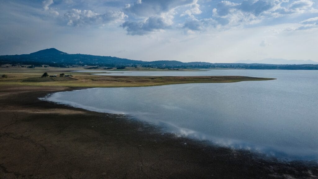Vista de la sequía en la presa Villa Victoria, Estado de México, el 12 de junio de 2024.