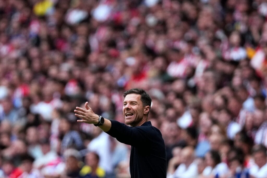 Xabi Alonso, sobre el 5-2 del derbi: “Duele... Ha dolido, pero ya estamos en Champions”