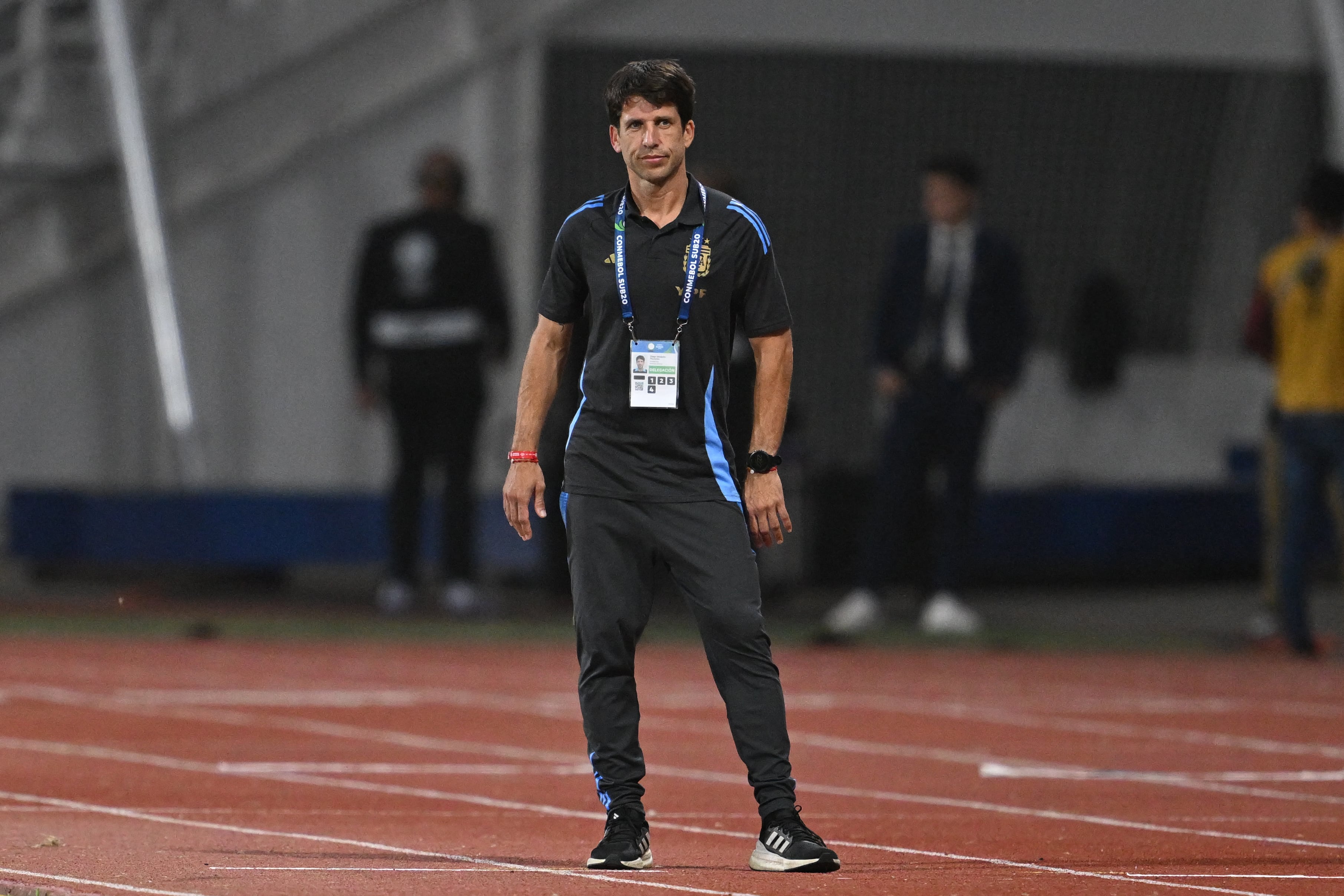 Diego Placente, DT de la Sub 20 (Photo by Juan BARRETO / AFP)