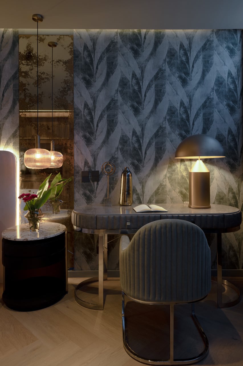 Casa FOA 2025 abandona el minimalismo y apuesta por la abundancia creativa, superponiendo colores, patrones y texturas