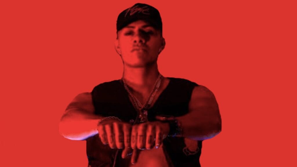 Reportan un hombre muerto al interior del auto del cantante “El Bogueto” en Edomex