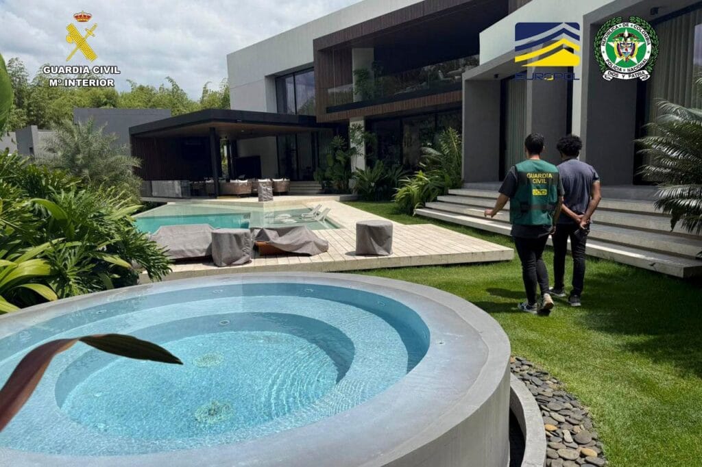 Detenidos unos “narcos invisibles” con capacidad para introducir en Europa 120 toneladas de cocaína al año