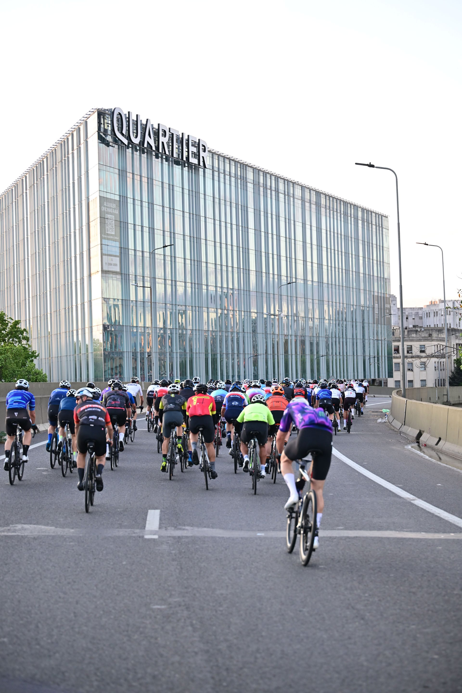 Otra postal urbana de la jornada ciclística de hoy