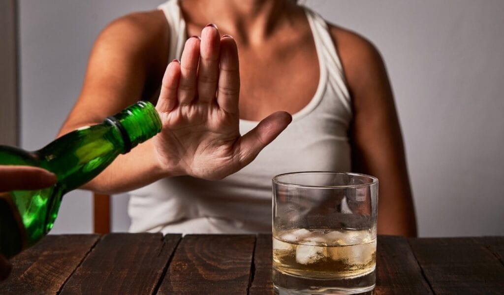 Las claves para reconocer licor adulterado en Colombia, según exgeneral de la Policía