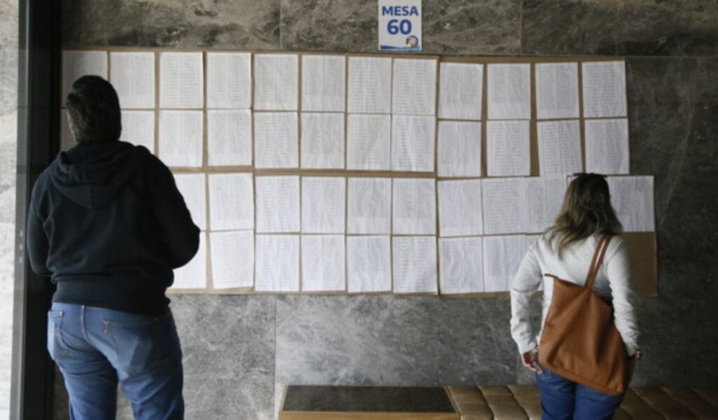 La Registraduría Nacional informó que los jurados de votación recibirán un día de descanso compensatorio y 20 horas de servicio social estudiantil obligatorio