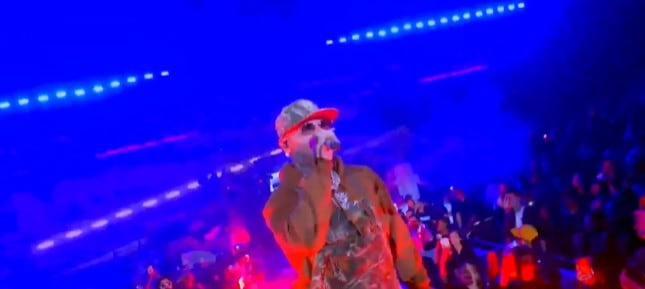 Farruko enciende el ambiente en el Coliseo Medplus en 'Stream Fighters 4' - crédito captura de pantalla Kick